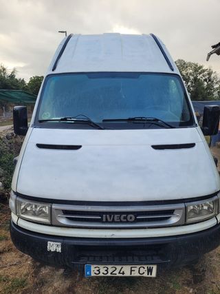 Iveco 35s14  más largo y alto de su gama 2007