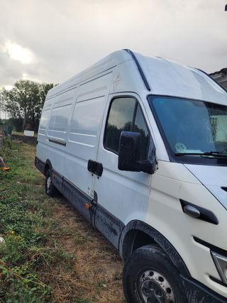 Iveco 35s14  más largo y alto de su gama 2007
