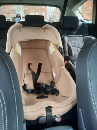 Cochecito Maclaren ligero con silla de coche