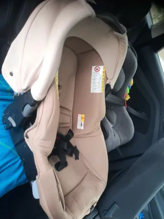 Cochecito Maclaren ligero con silla de coche