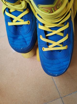 Patines 4 ruedas, azules y amarillos n°38