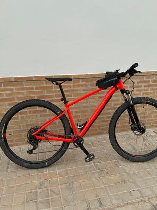 Bicicleta Rockrider MTB roja