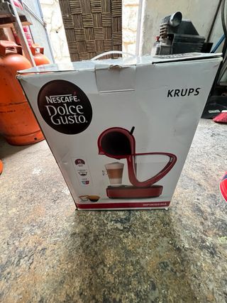Cafetera Nescafé Dolce Gusto roja