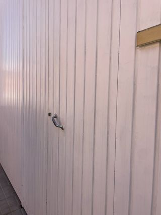 Puerta garaje abatible blanca