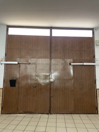 Puerta garaje abatible blanca