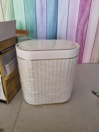 Cubo basura automático blanco