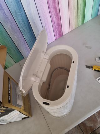 Cubo basura automático blanco