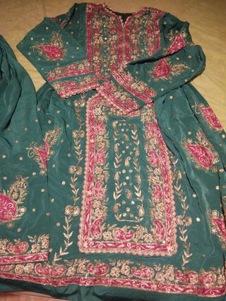 Traje tradicional mujer - Verde & Rosa