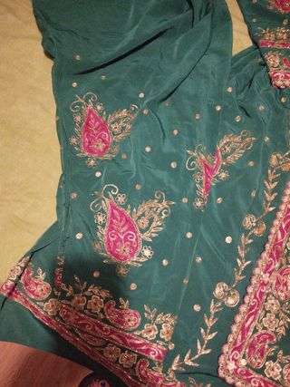 Traje tradicional mujer - Verde & Rosa