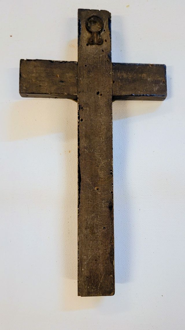 Crucifijo madera antiguo