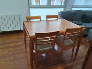 Mesa comedor madera extensible con 4 sillas