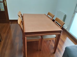 Mesa comedor madera extensible con 4 sillas