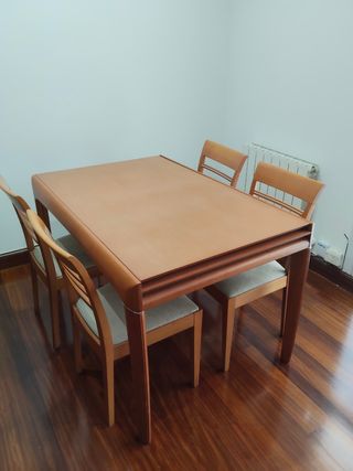 Mesa comedor madera extensible con 4 sillas