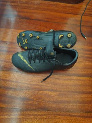 Botas Nike Fútbol - Talla 40