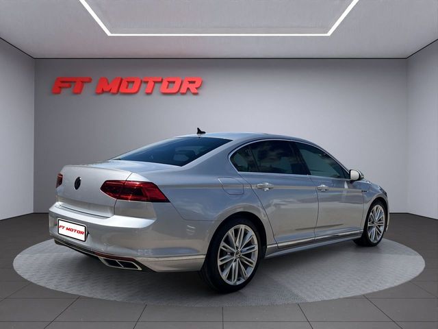 VOLKSWAGEN Passat RLine 2.0 TDI 110kW 150CV DSG