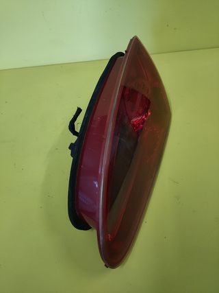 PILOTO TRASERO DERECHO SEAT LEON II PORTON