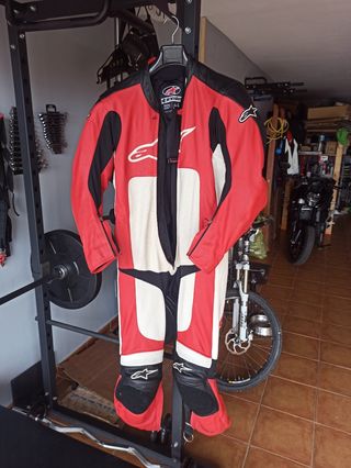 Mono Alpinestars talla 58 rojo-blanco-negro
