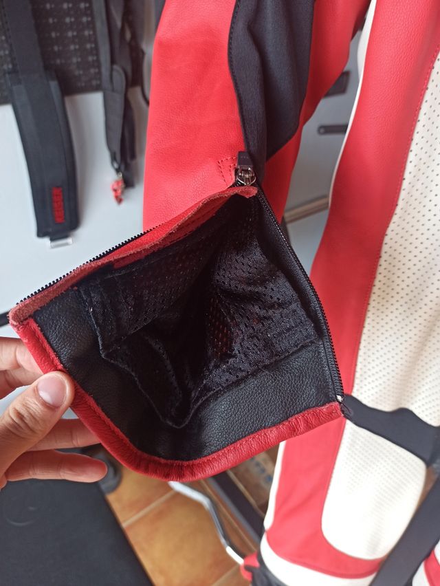 Mono Alpinestars talla 58 rojo-blanco-negro