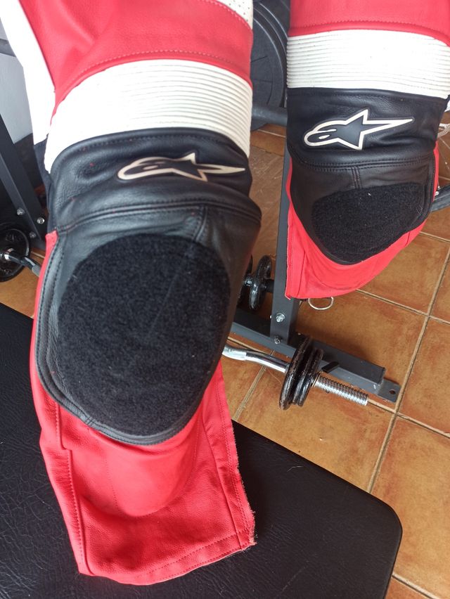 Mono Alpinestars talla 58 rojo-blanco-negro