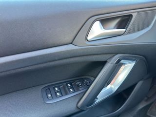 PEUGEOT 308 5p Allure BlueHDI 130 SS