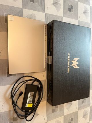 Acer Predator Triton 300 SE - Notebook
