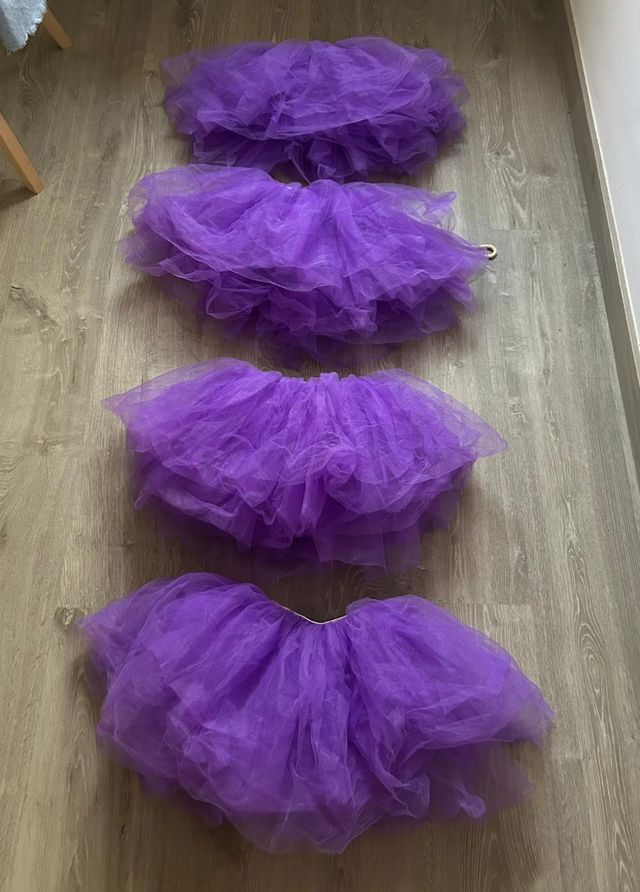 4 tutús morado