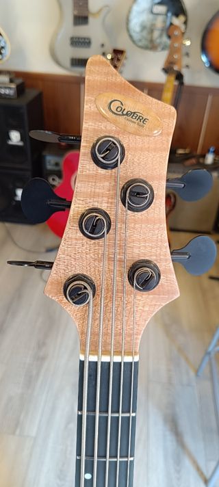 Bajo 5 cuerdas Colobre