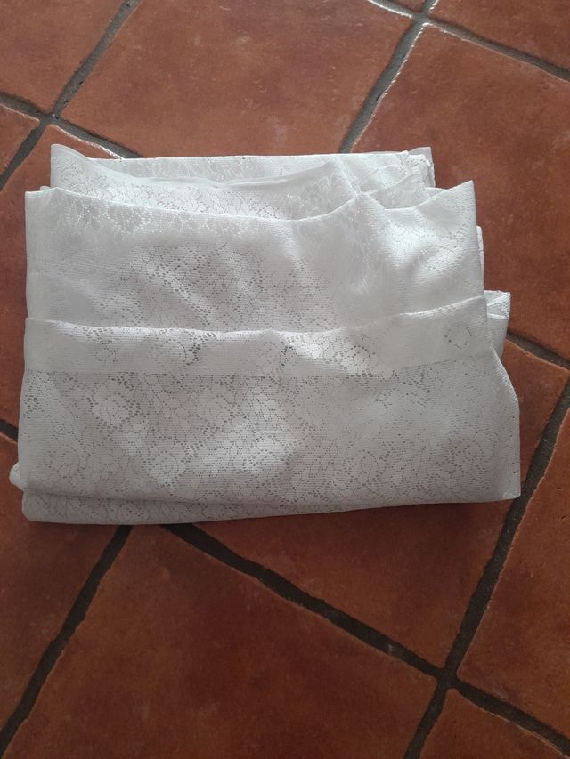 2 Cortinas de encaje blanco