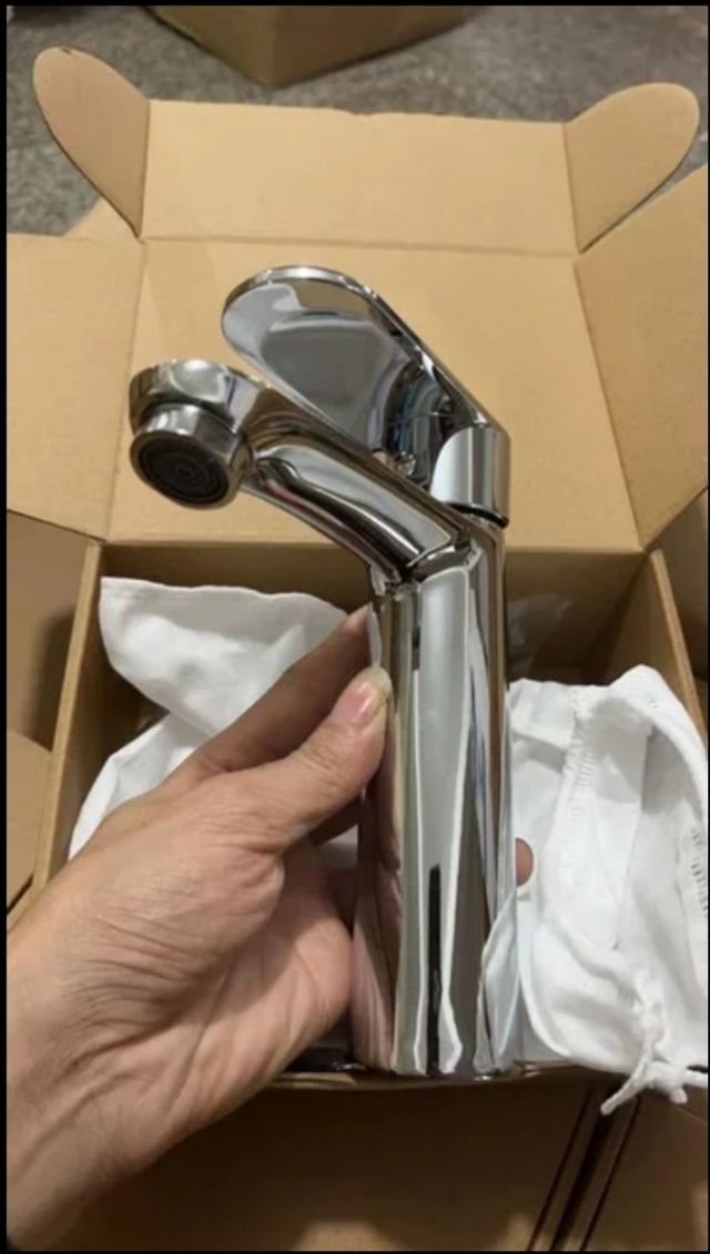 lote de grifos de baño hay 50 unidades