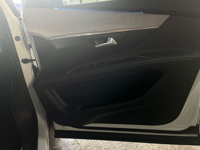 PEUGEOT 5008 1.5 BlueHDi 96kW SS GT Pack EAT8