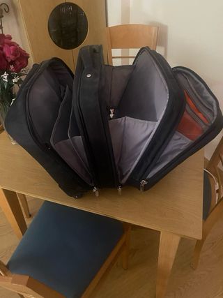Maleta, maletín trolley negra
45x22x37