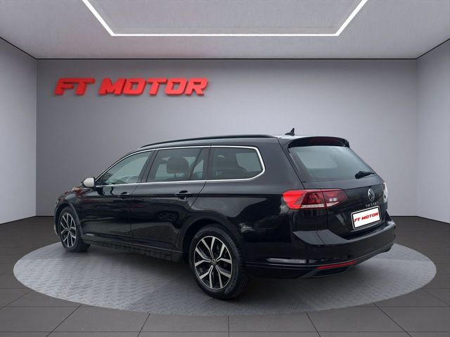 VOLKSWAGEN Passat Variant Executive 2.0 TDI 110kW DSG