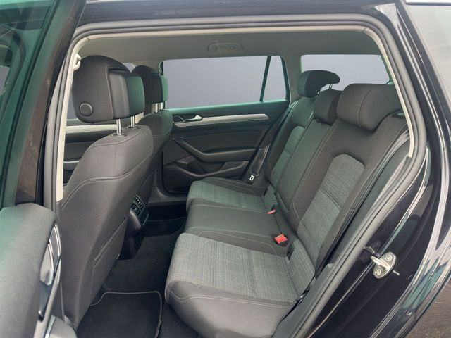 VOLKSWAGEN Passat Variant Executive 2.0 TDI 110kW DSG