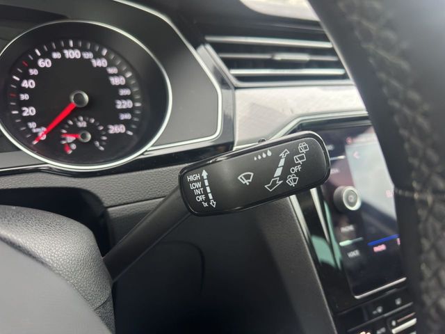 VOLKSWAGEN Passat Variant Executive 2.0 TDI 110kW DSG