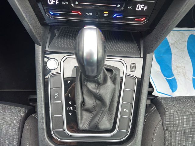 VOLKSWAGEN Passat Variant Executive 2.0 TDI 110kW DSG