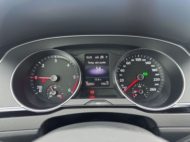 VOLKSWAGEN Passat Variant Executive 2.0 TDI 110kW DSG