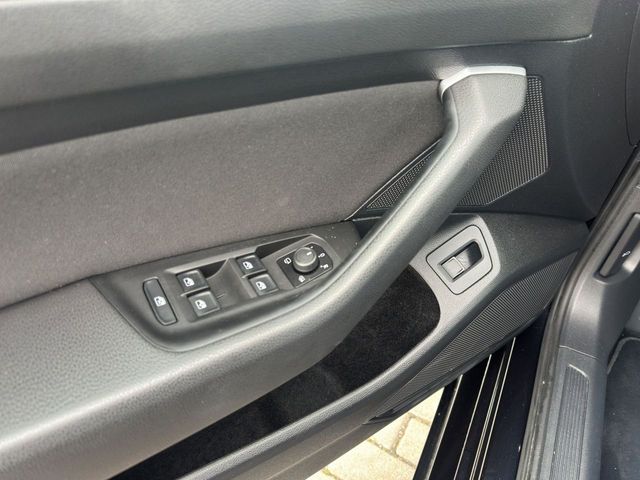 VOLKSWAGEN Passat Variant Executive 2.0 TDI 110kW DSG