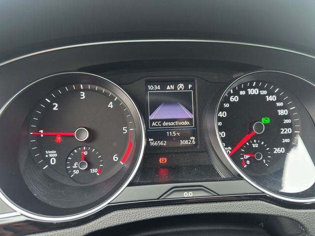 VOLKSWAGEN Passat Variant Executive 2.0 TDI 110kW DSG