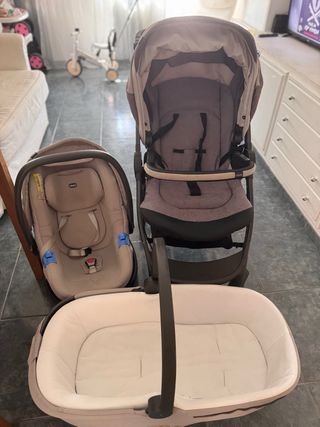 Carrito bebé Chicco - capazo, silla y huevo
