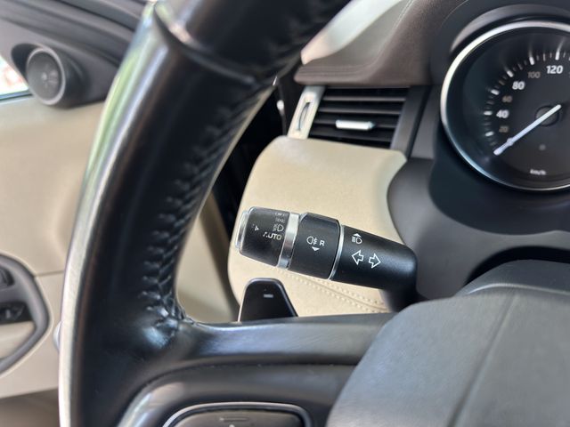 LAND-ROVER Range Rover Evoque 2.0L TD4 Diesel 110kW 150CV 4x4 Pure