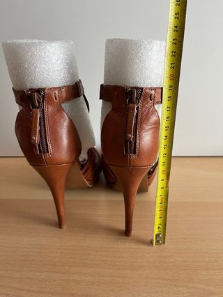 Sandalias de tacón de Zara – Talla 38 – Marrón