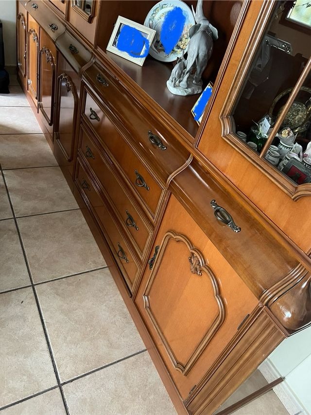 Mueble salón madera - Vitrina