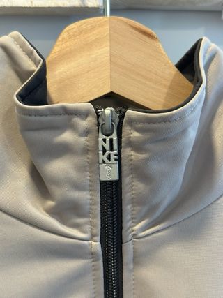 Chaqueta Nike vintage beige-negro