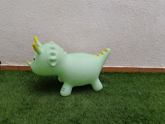 Saltarín Triceratops infantil