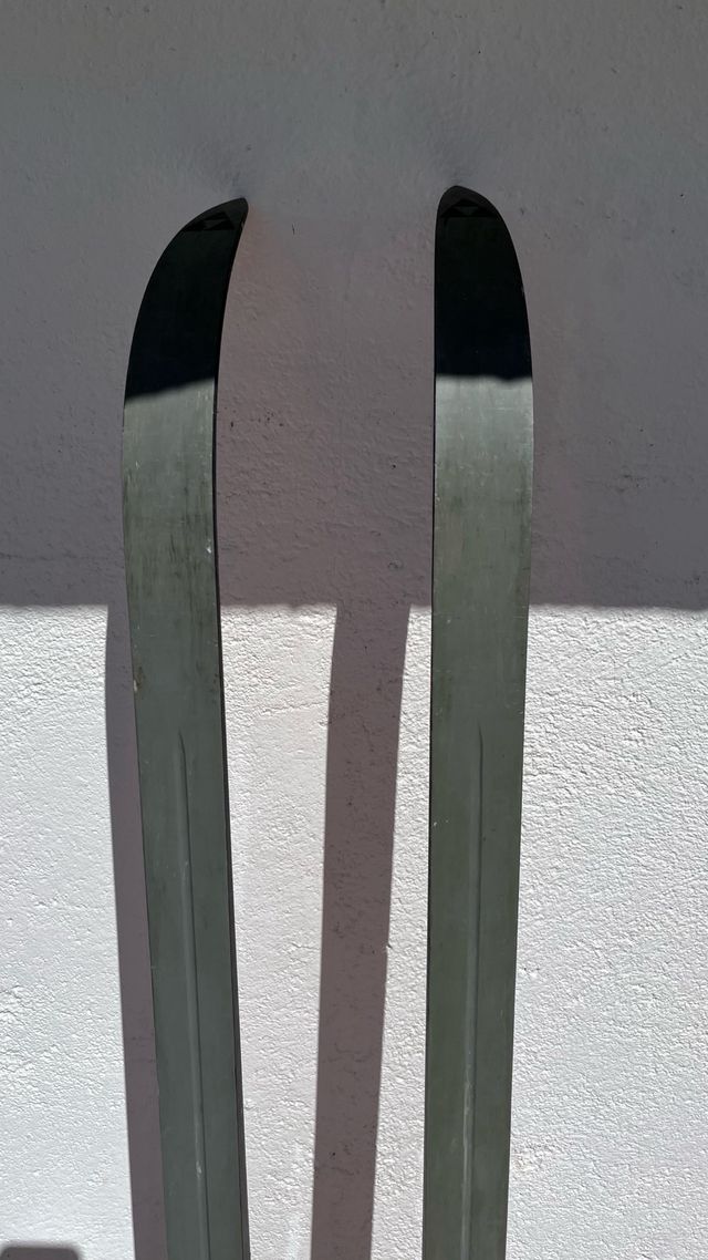 Vintage Fischer Europa Cross Country Snow Skis 205