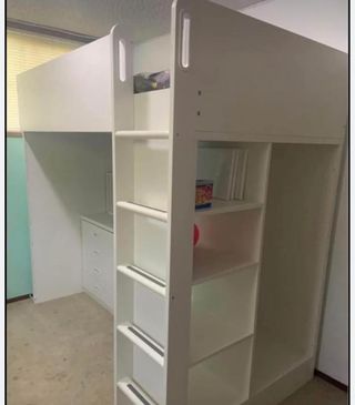Litera blanca con escritorio y armario