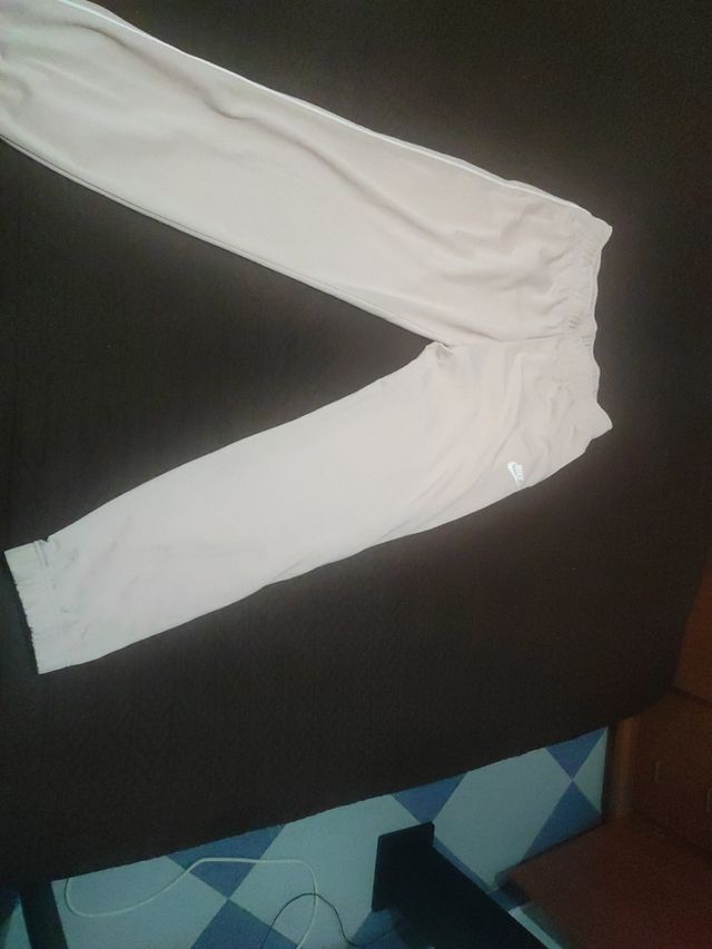 Pantalones Nike beige