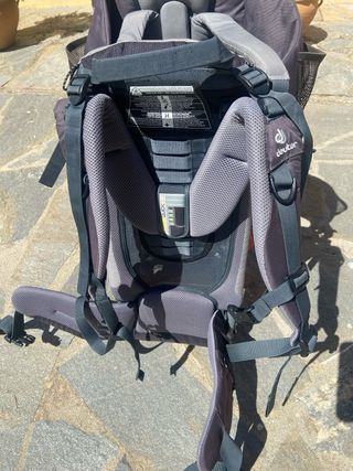 Mochila portabebés Deuter montaña