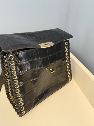 Bolso Uterqüe negro efecto cocodrilo