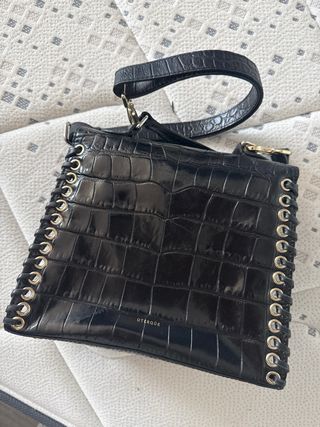 Bolso Uterqüe negro efecto cocodrilo